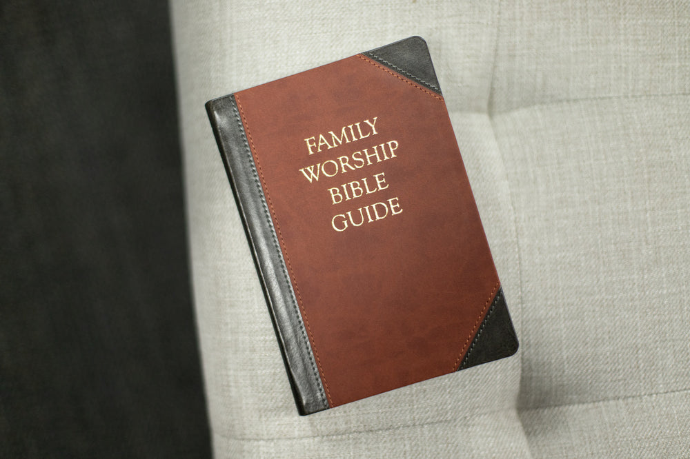 9781601789242-family-worship-bible-guide-leather-like-duo-tone-joel-r-beeke-michael-p-v-barrett-gerald-m-bilkes-paul-m-smalley-editors1
