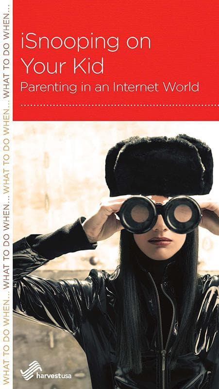 9781938267895-Black-CCEF-isnooping-on-your-kid-Parenting-in-an-internet-world